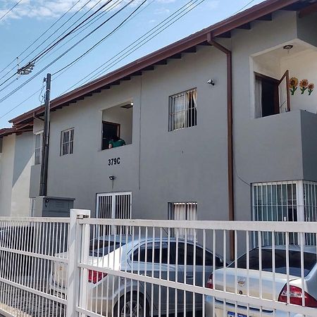 Apartamento Ubatuba - Praia Grande - 200M Da Praia Екстер'єр фото