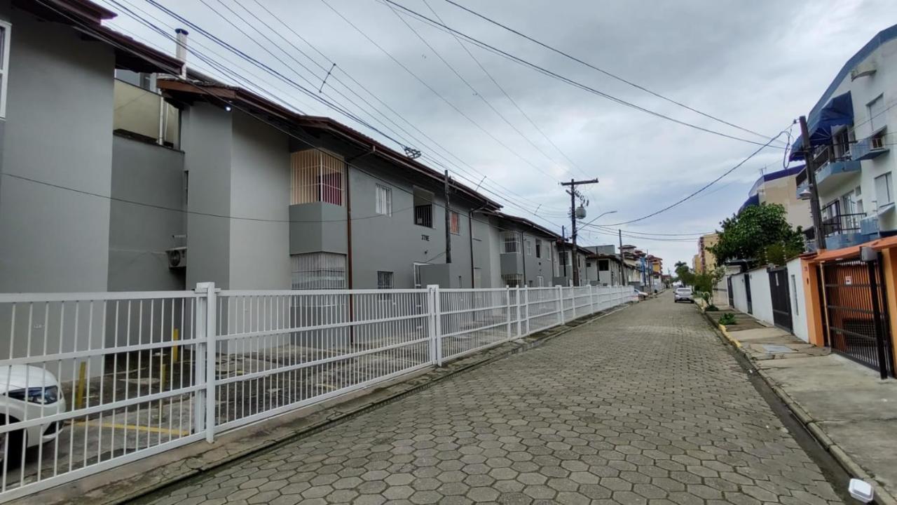 Apartamento Ubatuba - Praia Grande - 200M Da Praia Екстер'єр фото